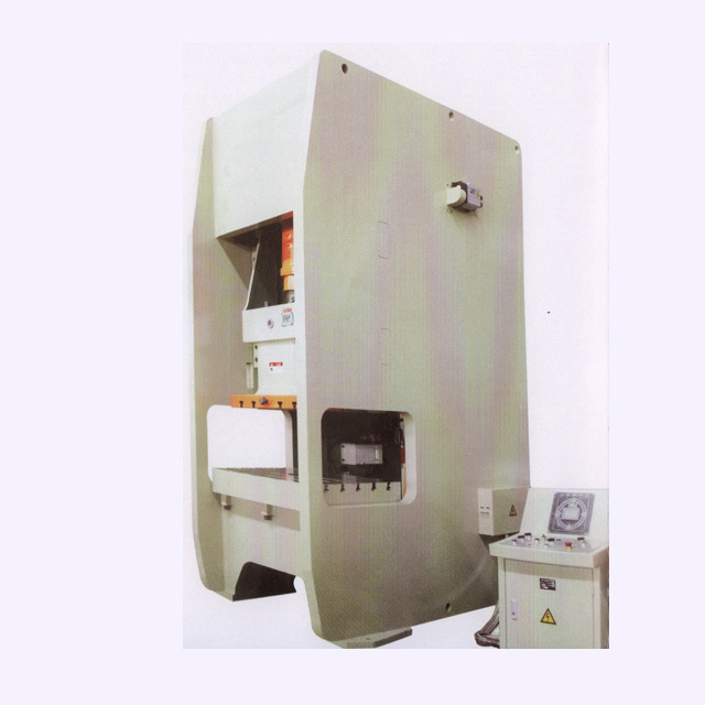 四柱液壓機在鍛壓機床制造中的關鍵作用